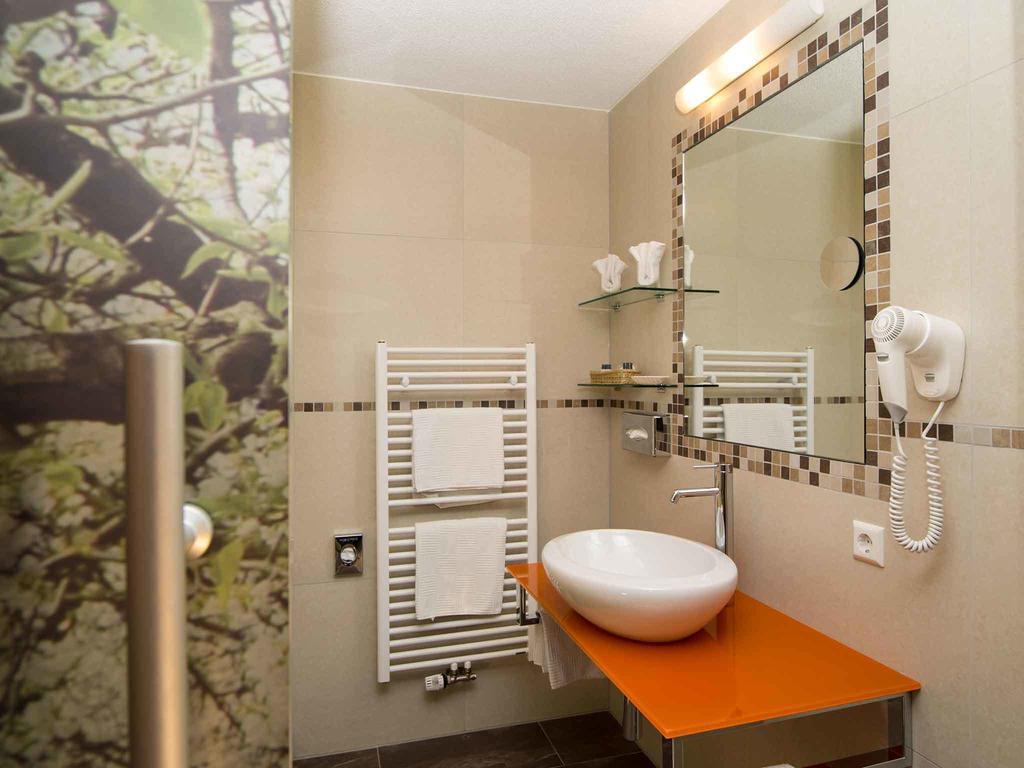 Hotel Neckartal Köngen Kültér fotó